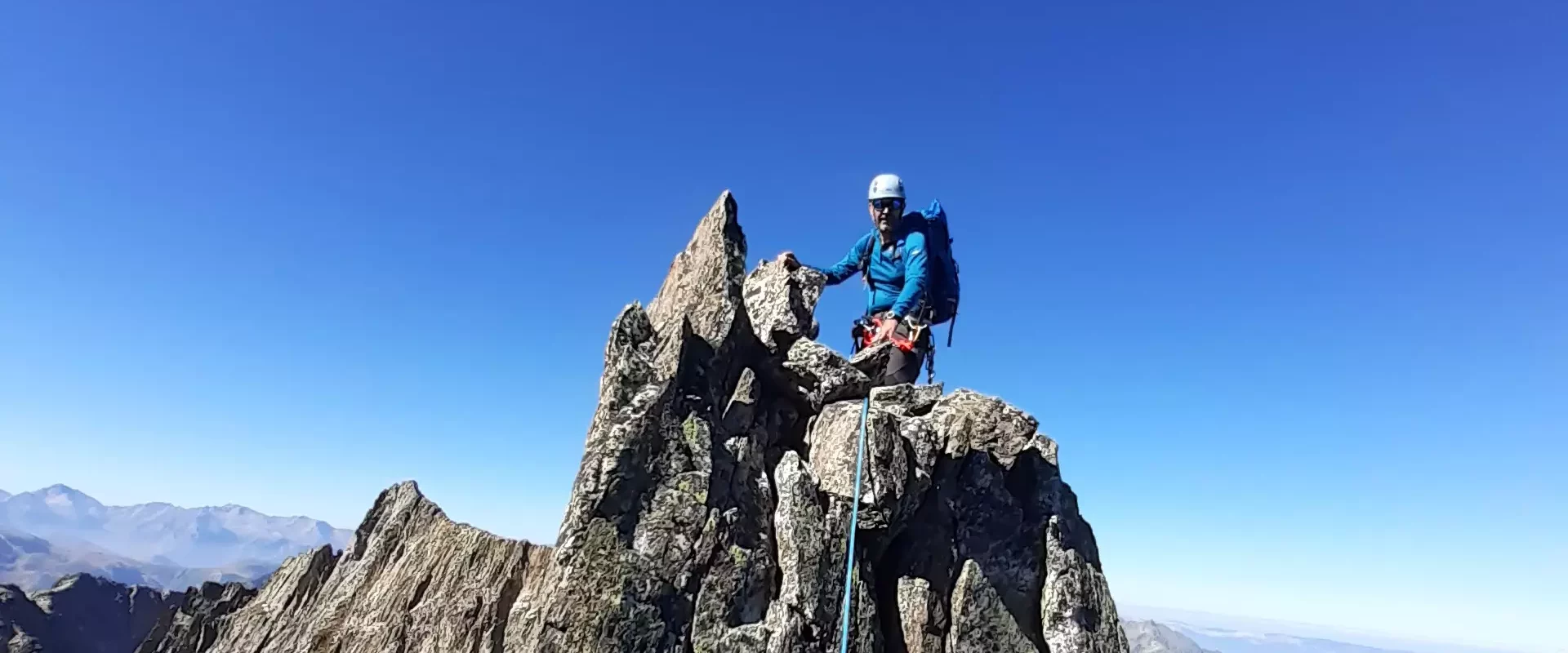 Alpinisme avec les grimpeurs des alpes