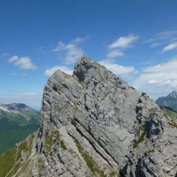 La Dent d’Arclusaz (2041 m) par le col d’Arclusaz