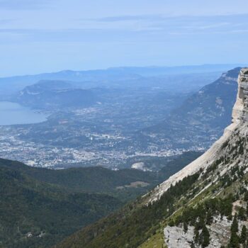 Granier sud en boucle pas des barres ,grotte à Colomb